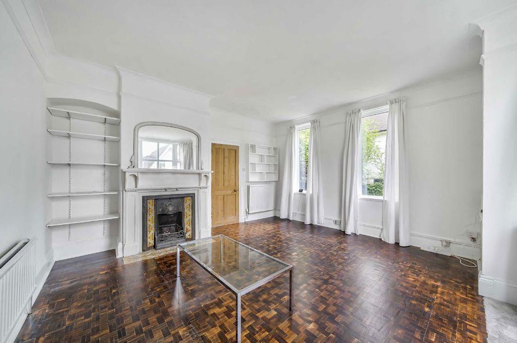 Property photo 2 of 9