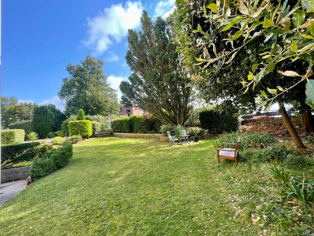 Property photo 2 of 18