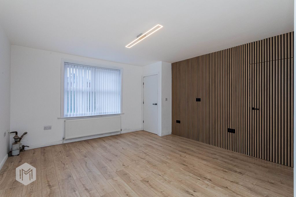 Property photo 3 of 22 Picture No. 15