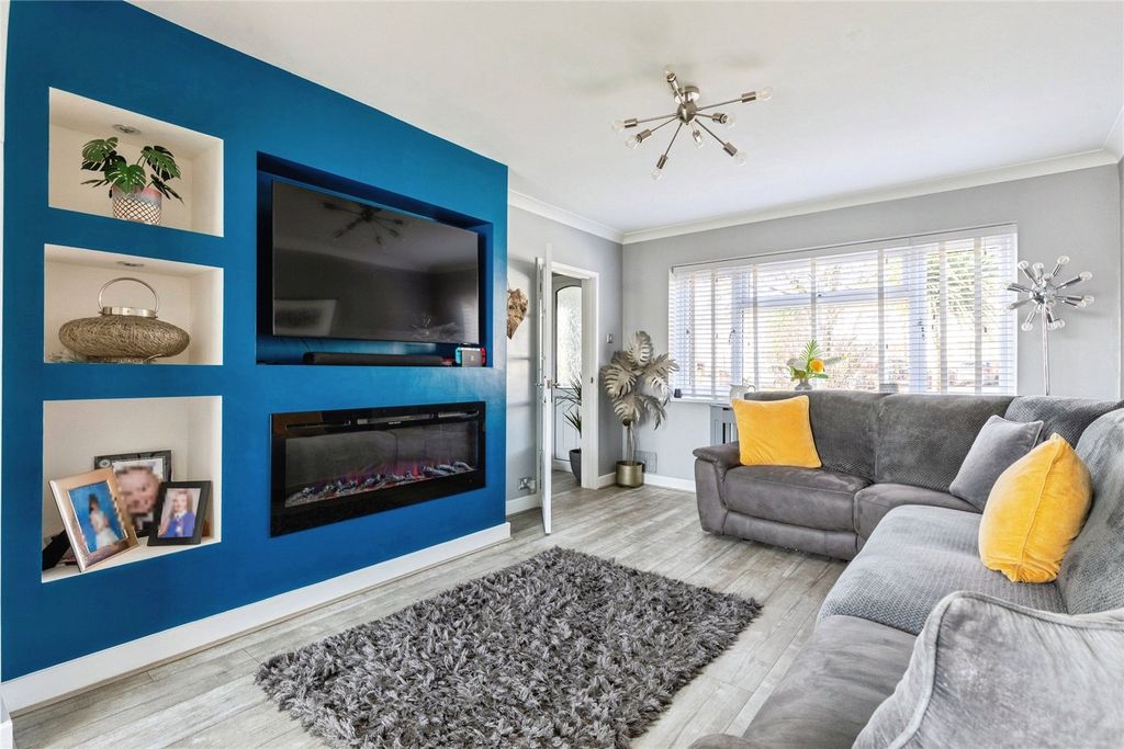 Property photo 2 of 23 Picture No. 03