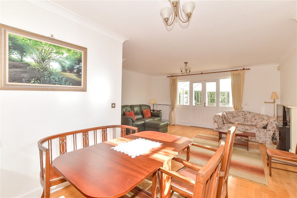 Property photo 3 of 11 Dining Area