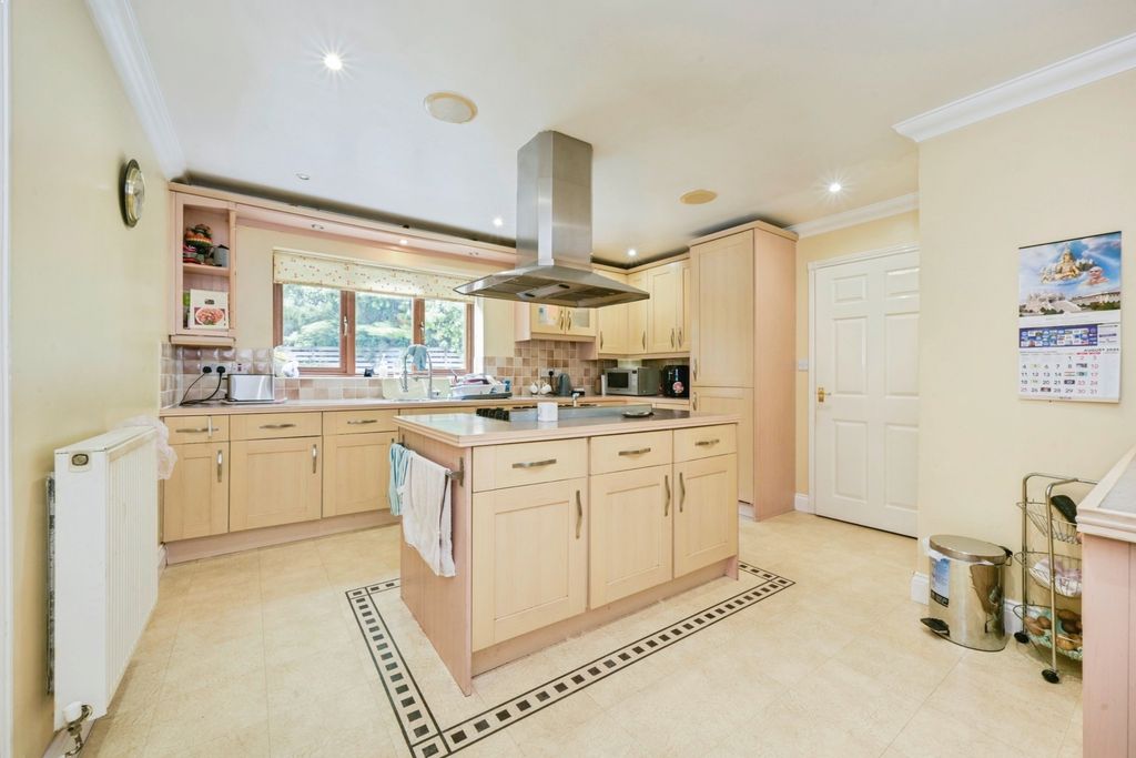 Property photo 2 of 17 Photo