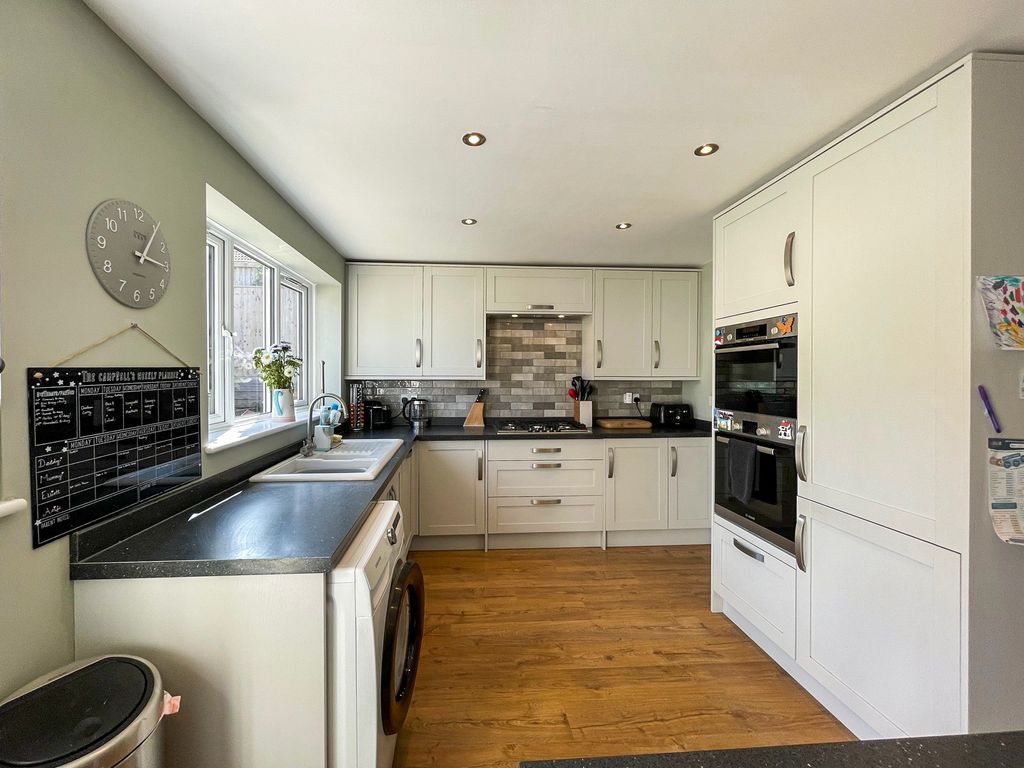 Property photo 3 of 14 7