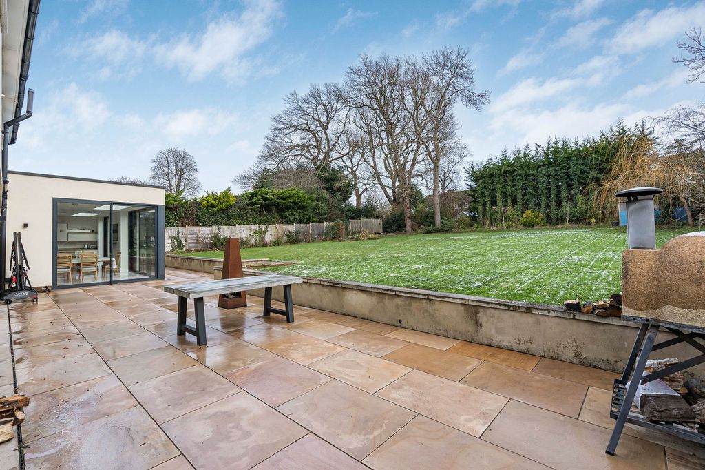 Property photo 3 of 24