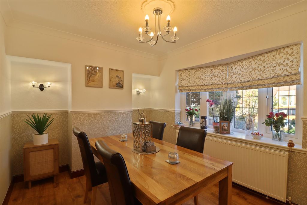 Property photo 2 of 24 Dining Room 1