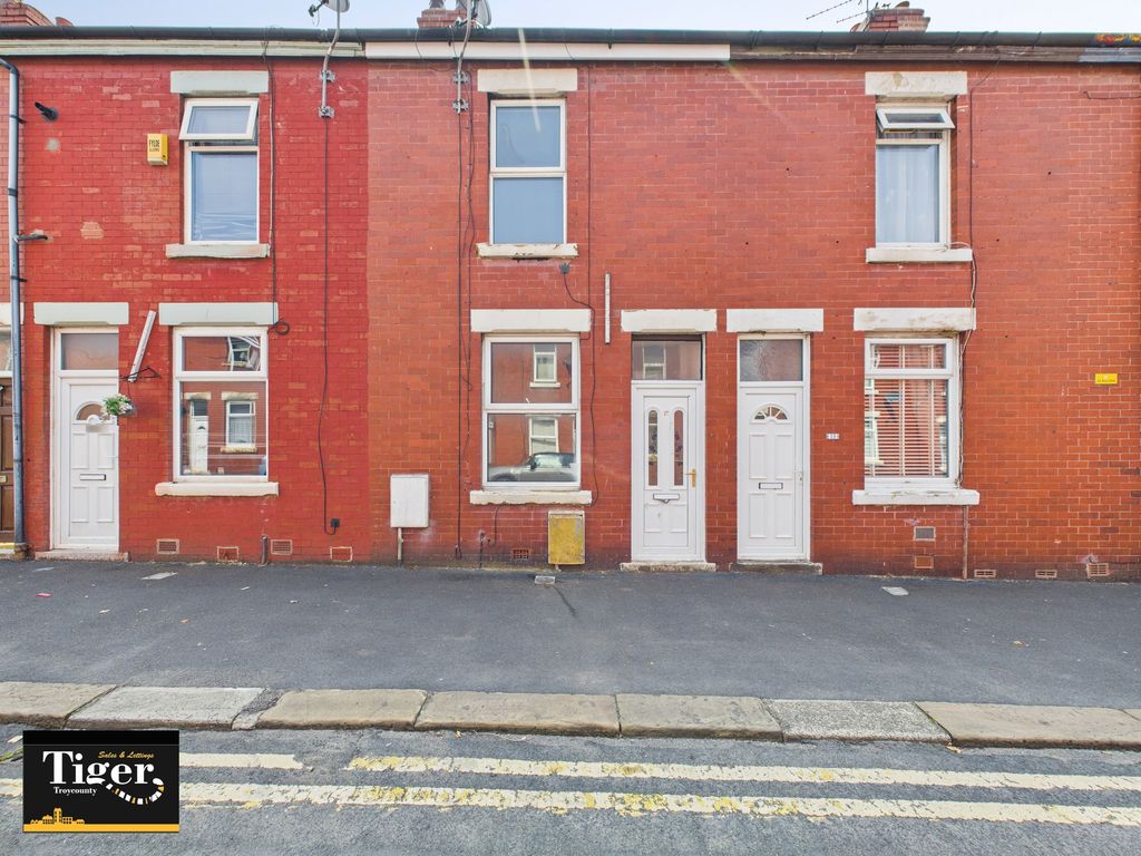 Property photo 1 of 12 Cam03440G0-Pr0342-Still014