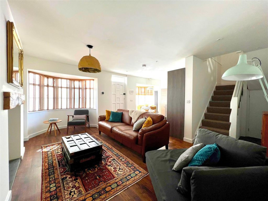 Property photo 2 of 16 Seacrest Living Room New.Jpg