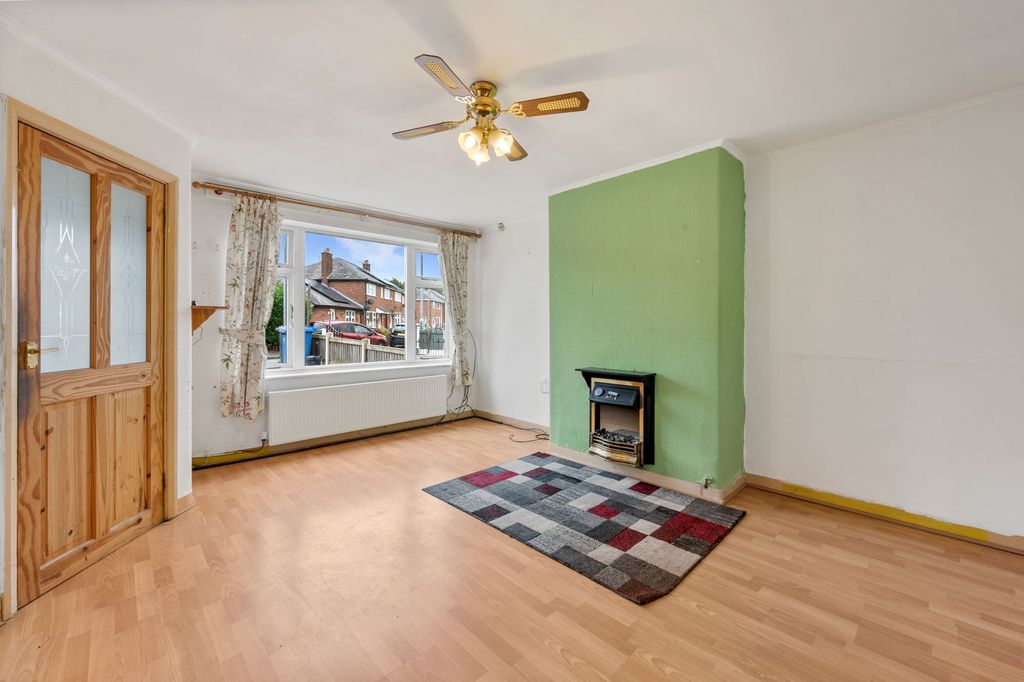 Property photo 2 of 25