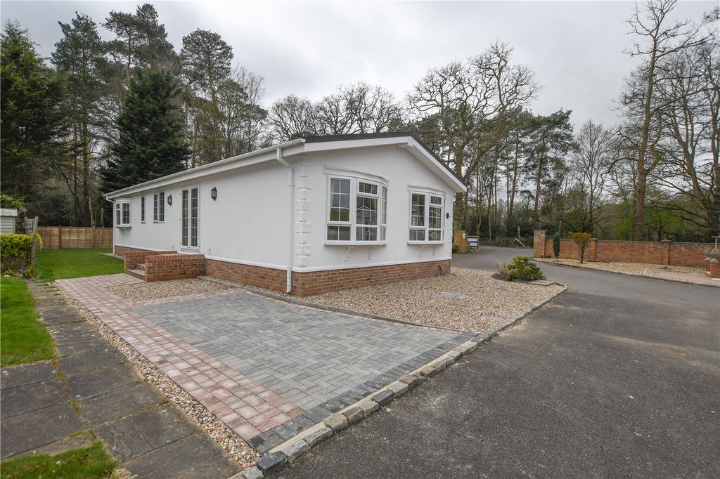 Additional image 14 of 2 bed property for salePinewood Caravan Park, Wokingham, Berkshire RG40