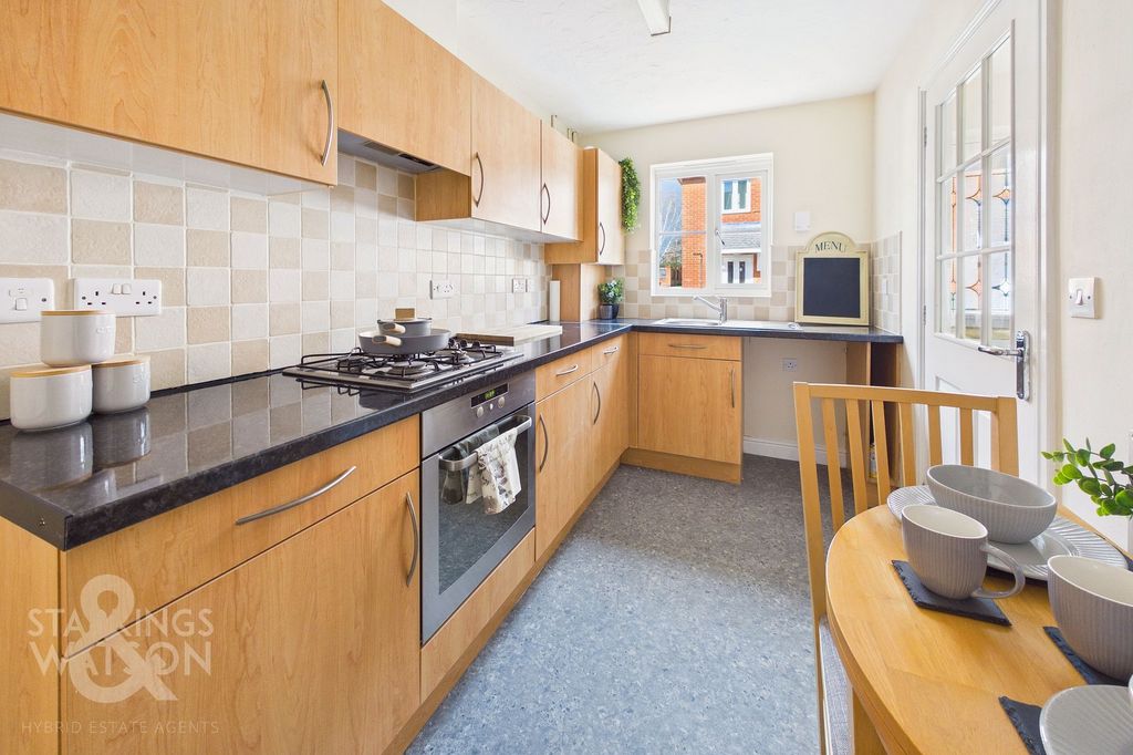 Property photo 3 of 18