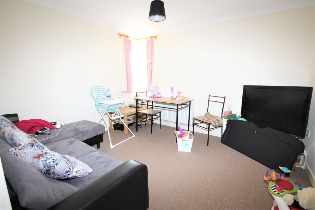 Property photo 2 of 6