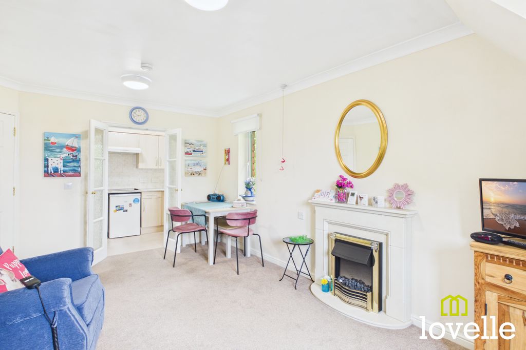 Property photo 2 of 17