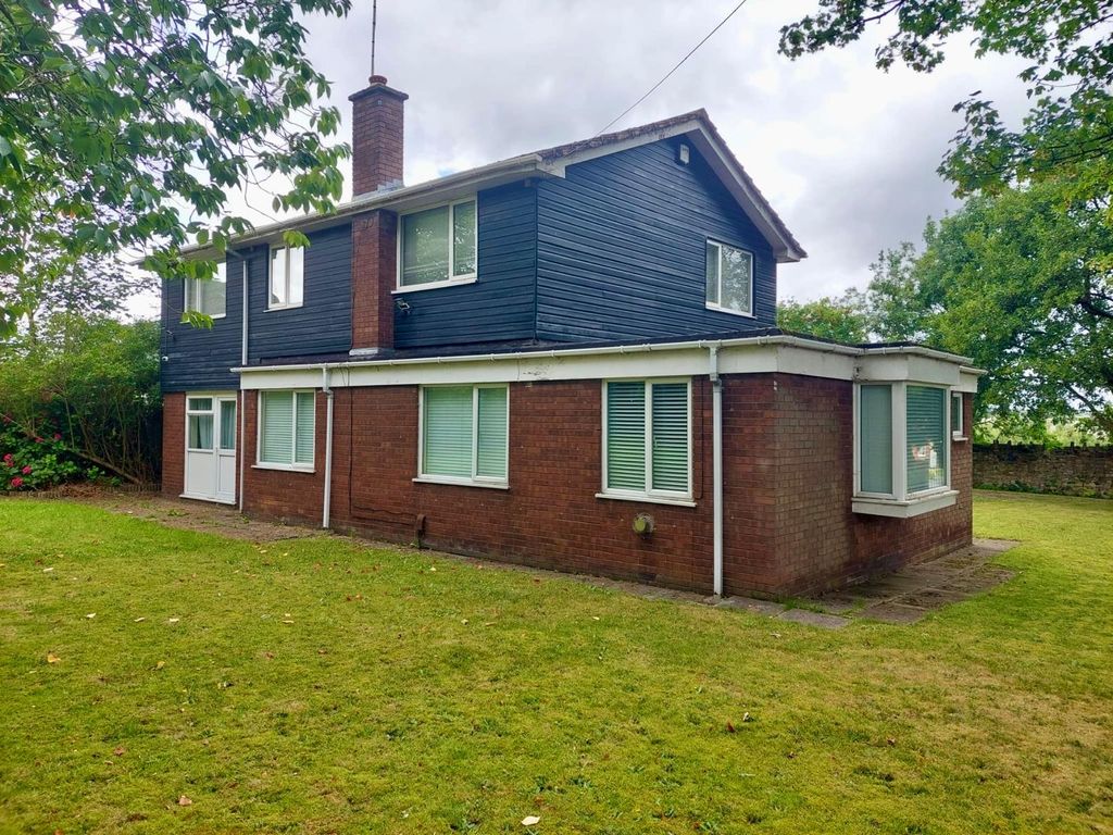 Property photo 2 of 9