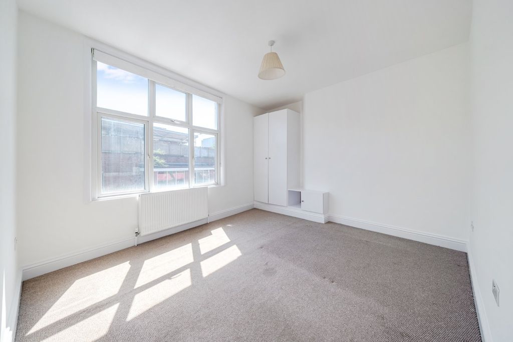 Property photo 3 of 8 Picture No. 02