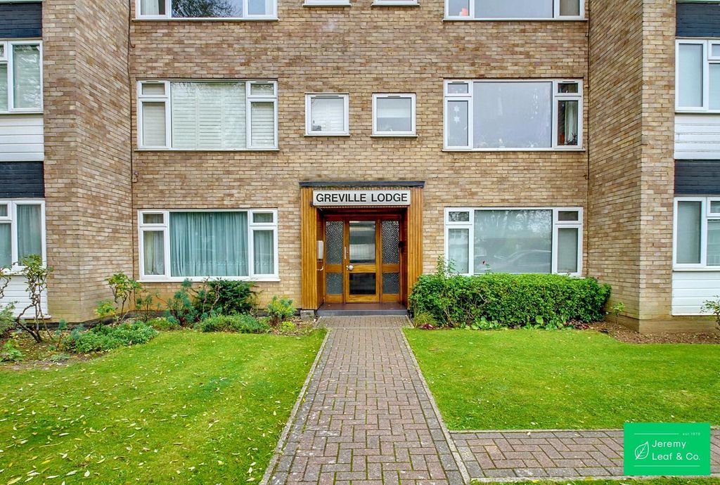 Property photo 2 of 17 Front (Exterior)