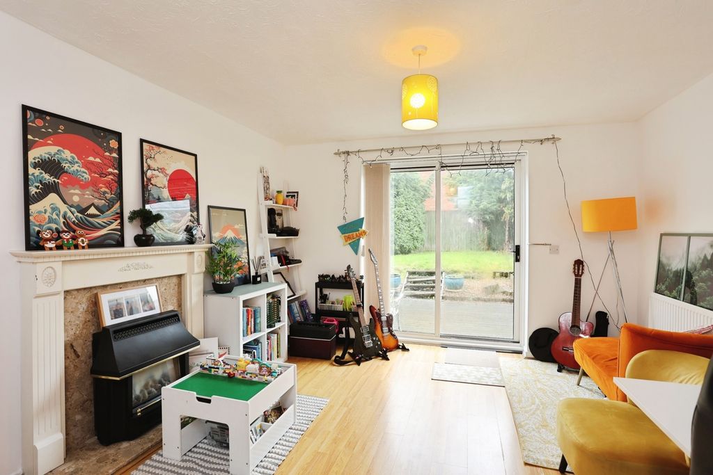 Property photo 2 of 17 Photo