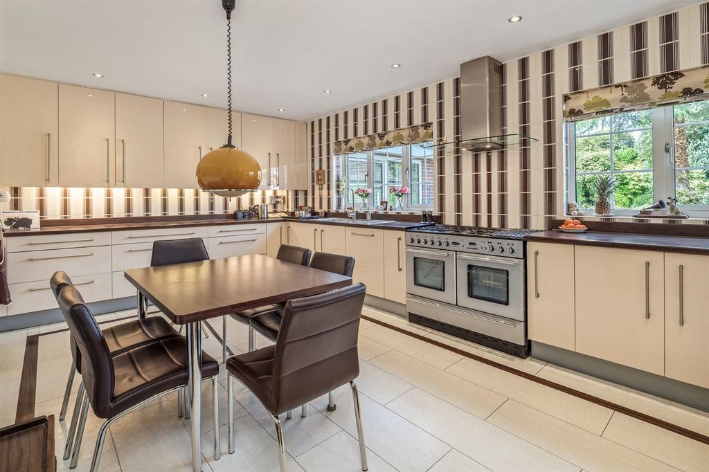 Property photo 3 of 22