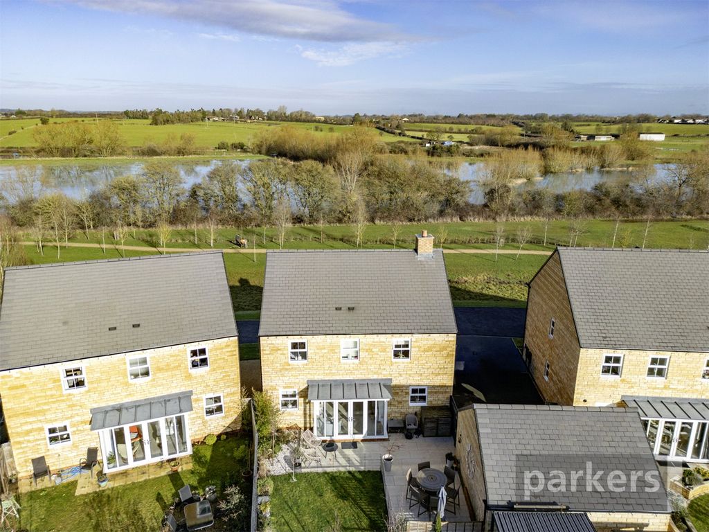 Property photo 3 of 44 Picture No. 47