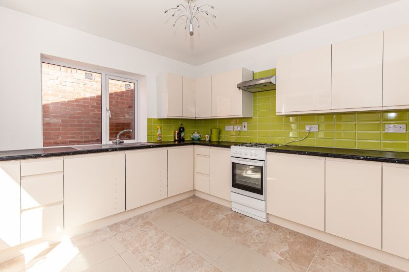 Property photo 2 of 11 Kitchen
