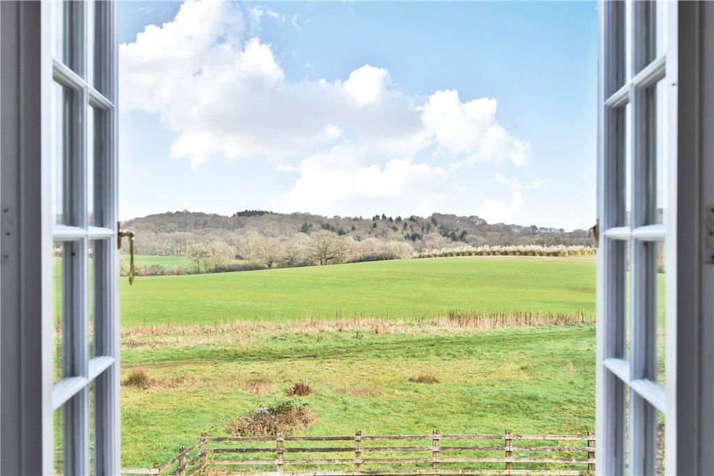 Property photo 3 of 22 Picture No. 32