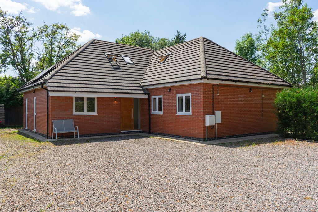 Property photo 1 of 32