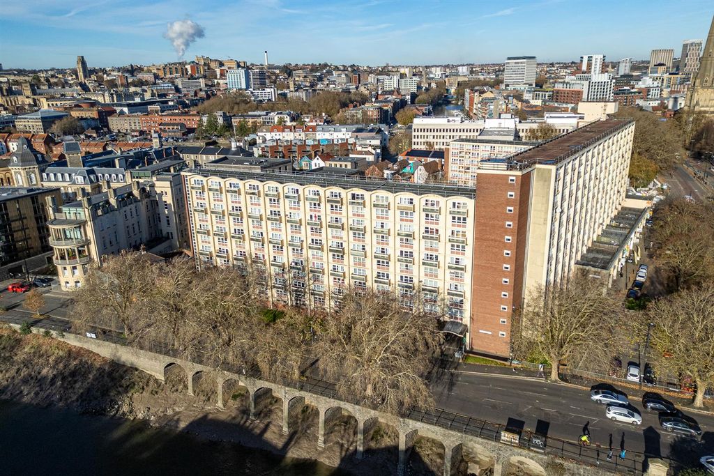 Property photo 2 of 23 54 Francombe House, Redcliffe, Bristol Bs1 6Tb | L