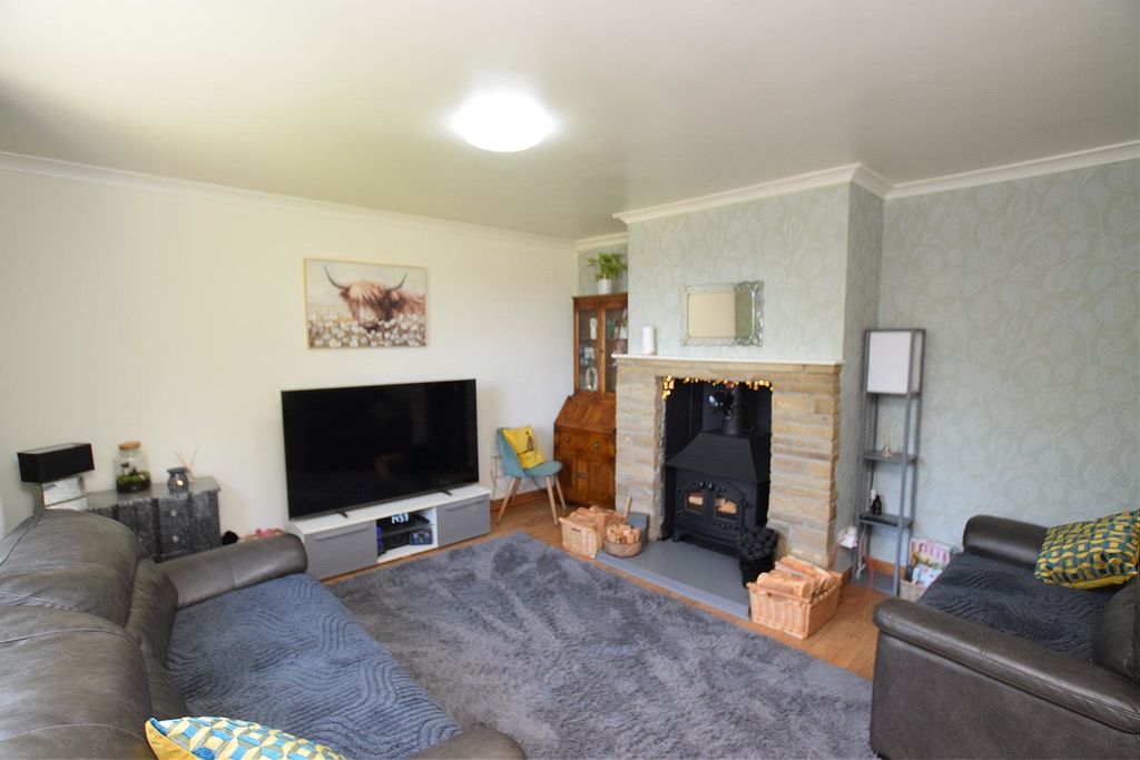 Property photo 2 of 33