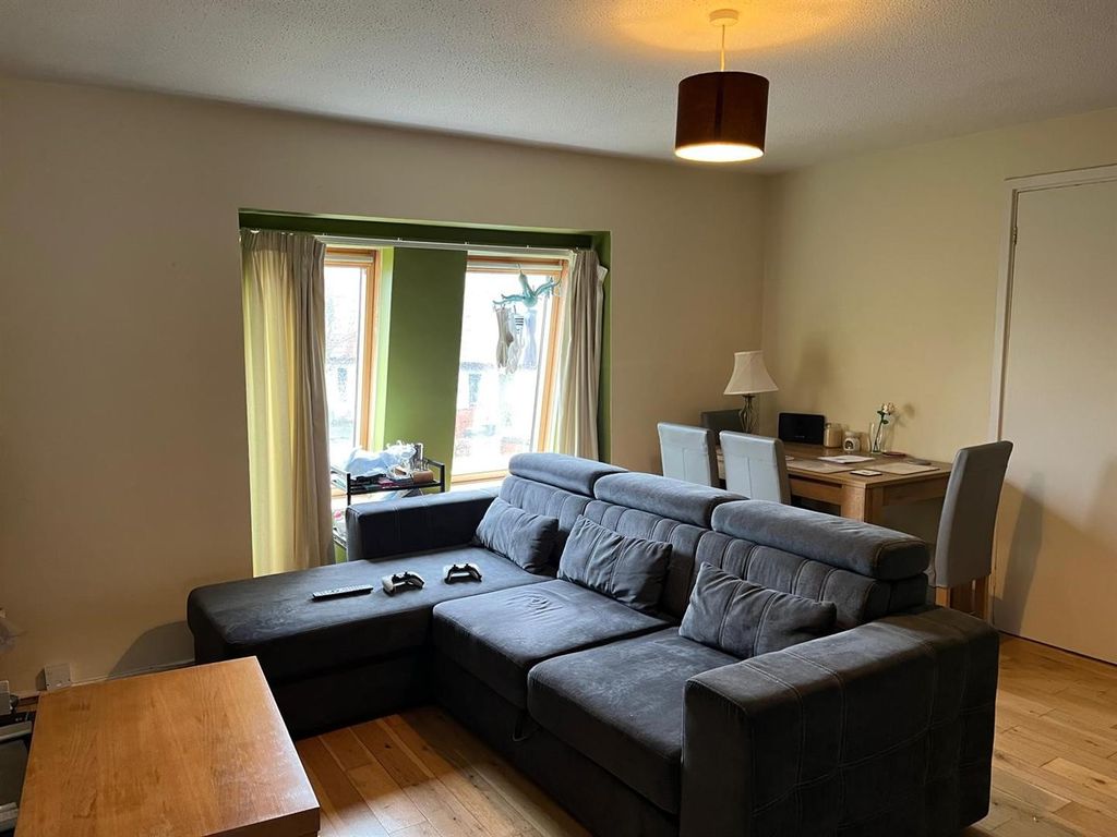 Property photo 2 of 9 Lounge.Jpg