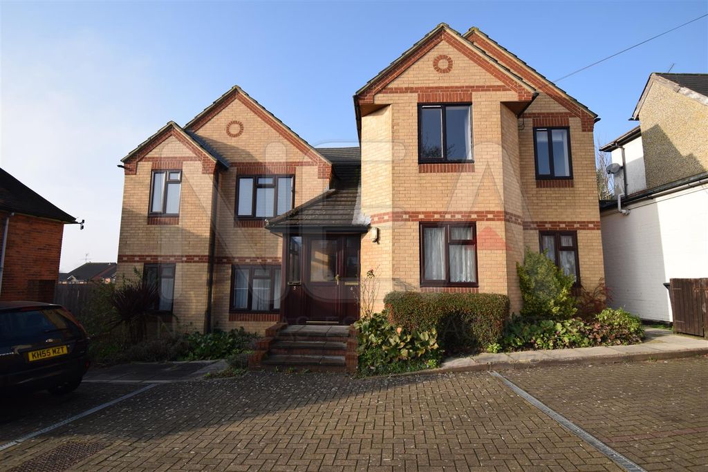 Property photo 1 of 7 Front