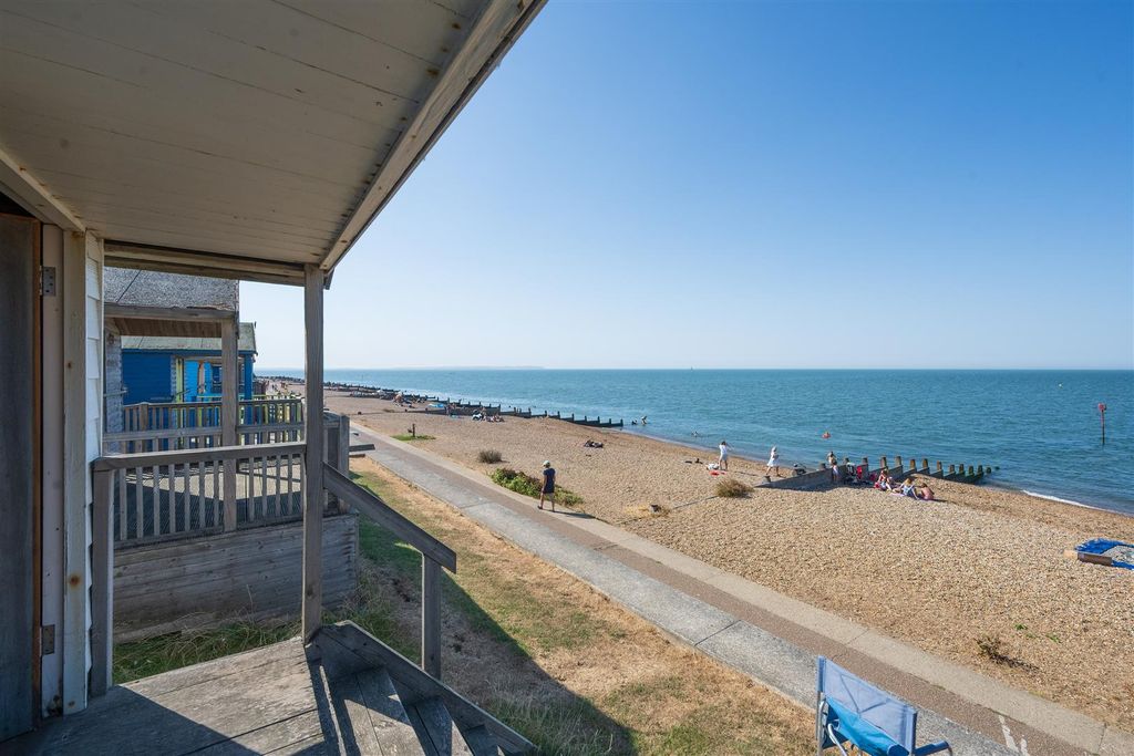 Property photo 2 of 12 Tankerton West, Tankerton, Whitstable