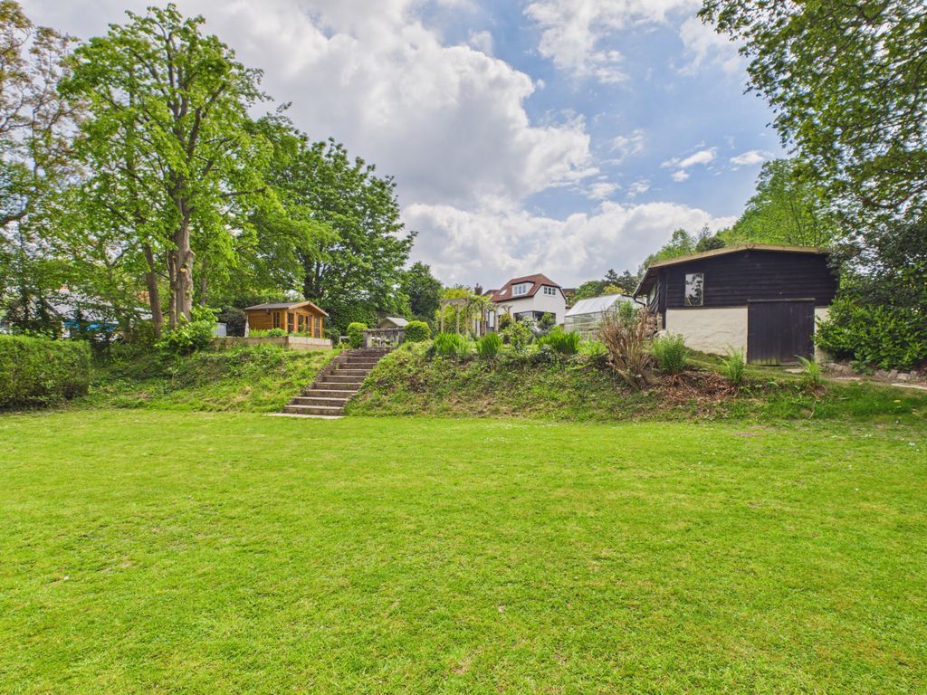 Property photo 1 of 48 Rear