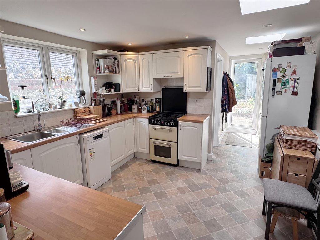 Property photo 2 of 15 Kitch 1.Jpg