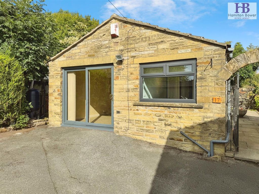 Property photo 1 of 11 B7A729B1-17Chl6.Jpg