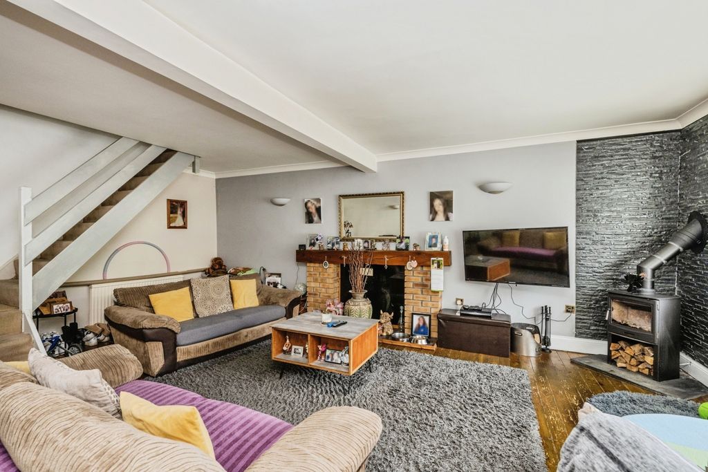 Property photo 3 of 15 Pbox-Img.Jpg