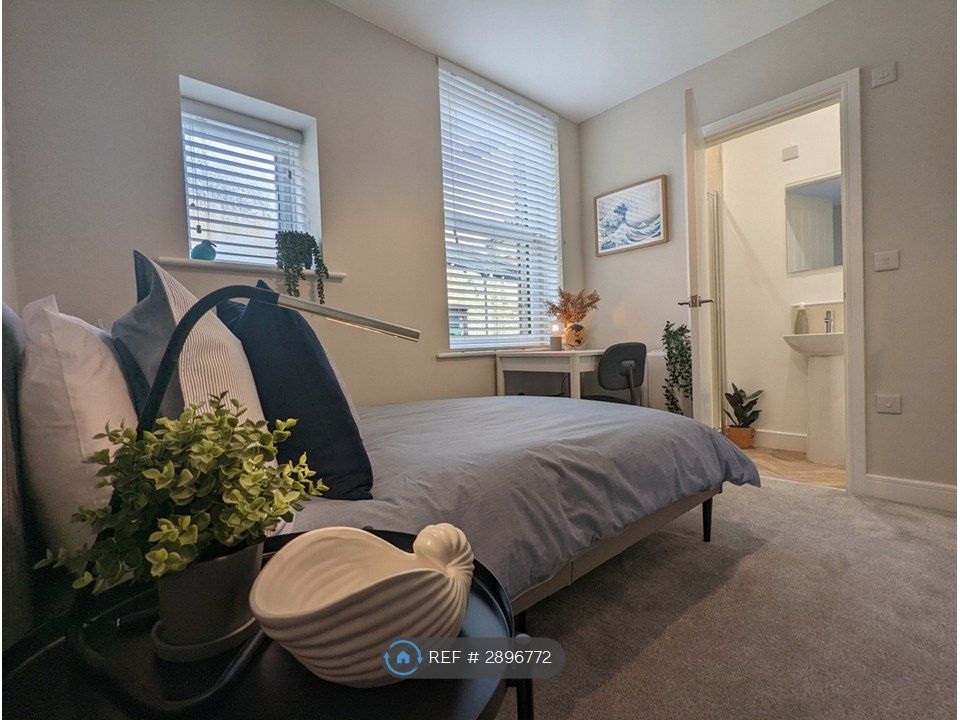 Property photo 3 of 14 Bedroom 1
