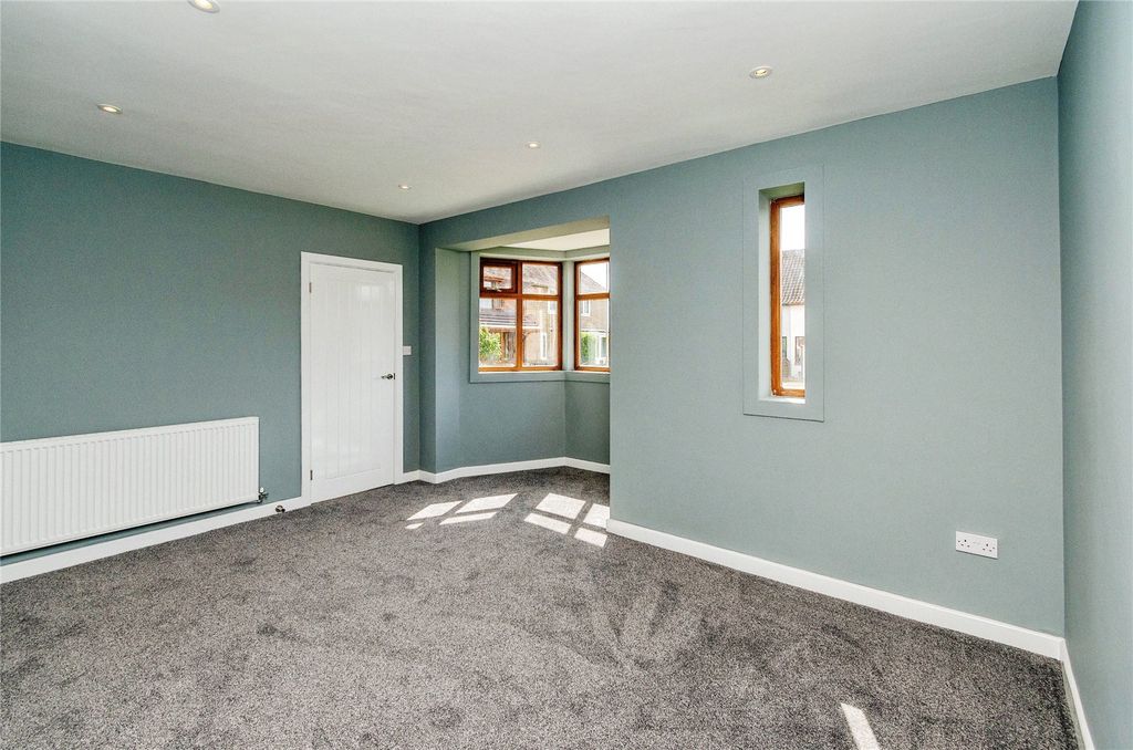 Property photo 3 of 15 Picture No. 05