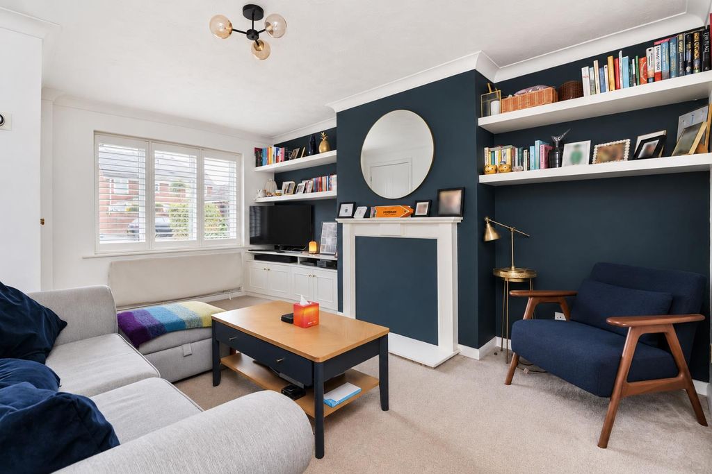 Property photo 2 of 17