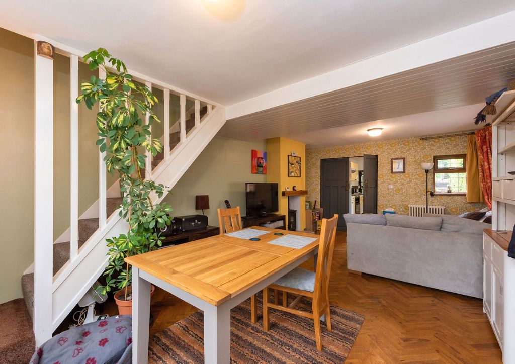Property photo 2 of 22