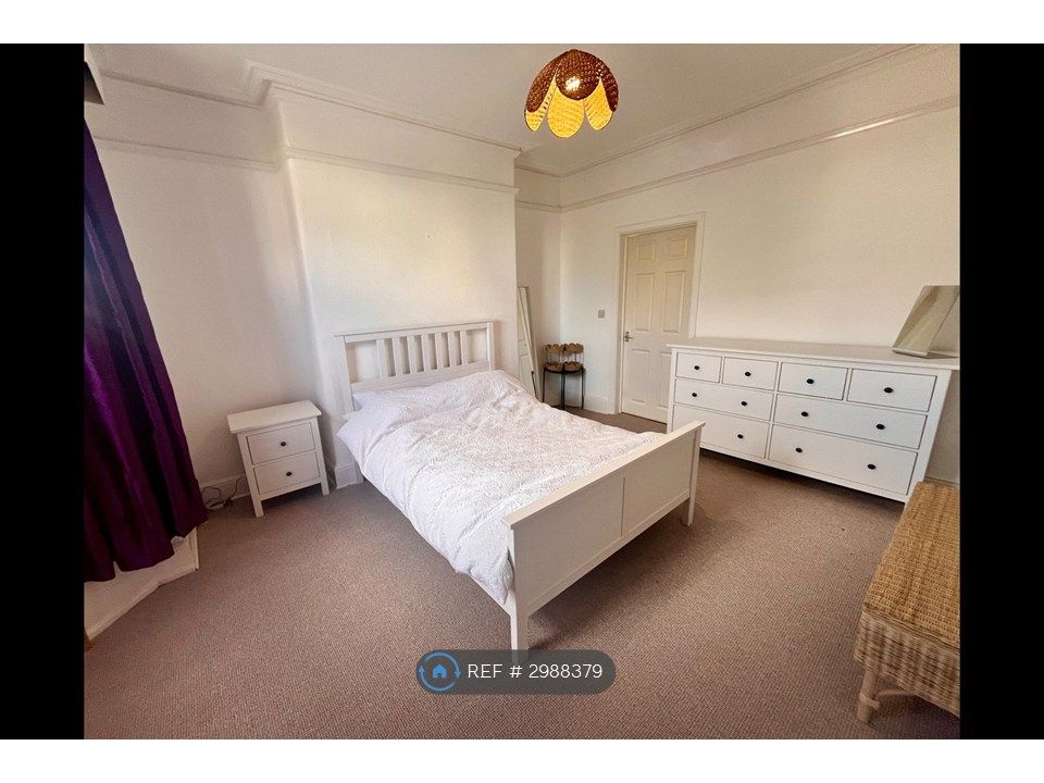 Property photo 2 of 12 Bedroom