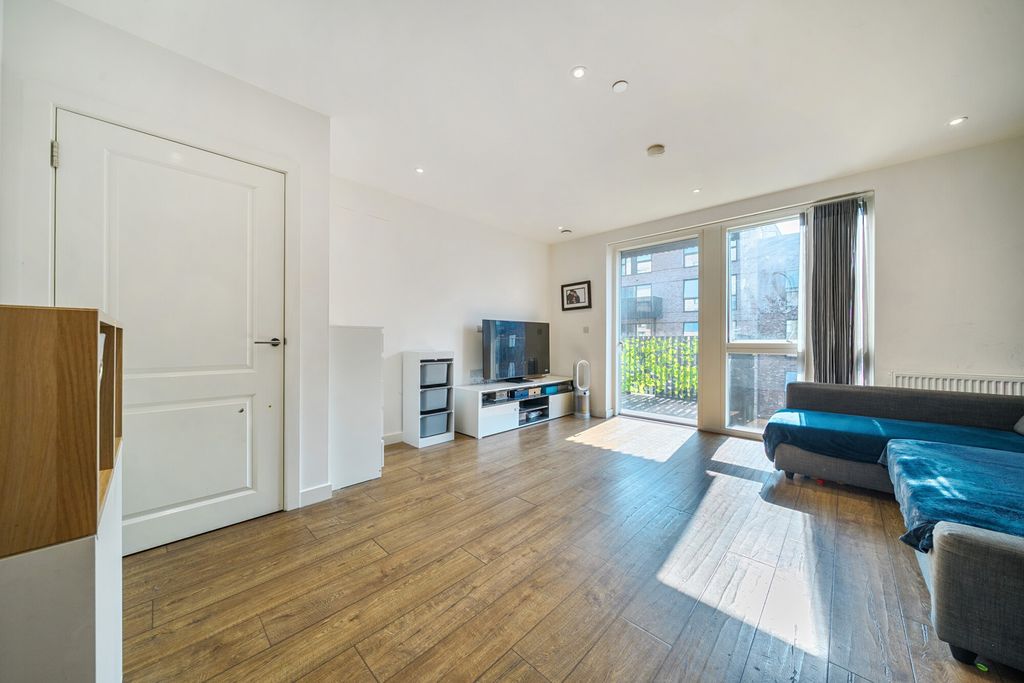 Property photo 3 of 17 Ception