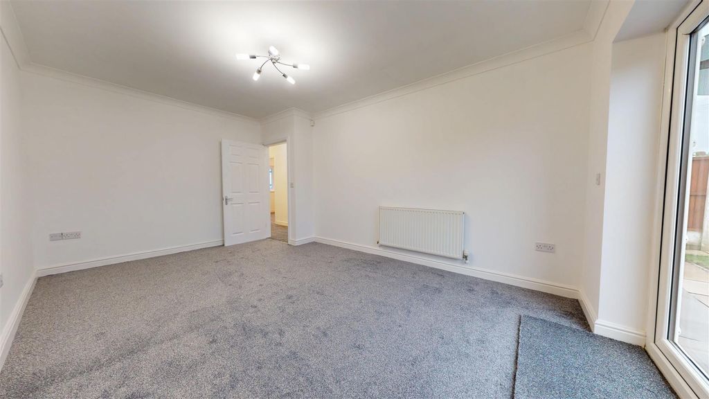 Property photo 2 of 21 Tennyson Street, Reception Room