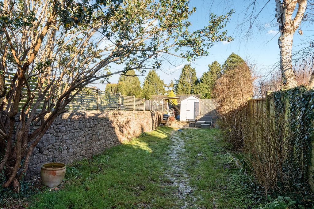 Property photo 2 of 21