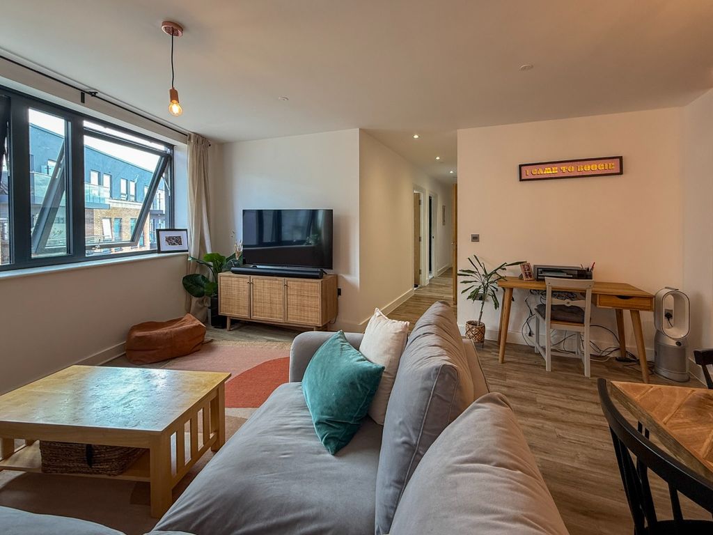 Property photo 3 of 15 4049925