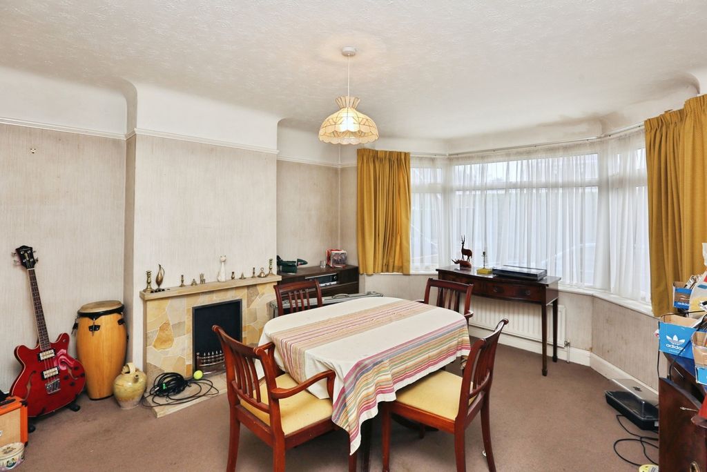 Property photo 2 of 20 Dining Room