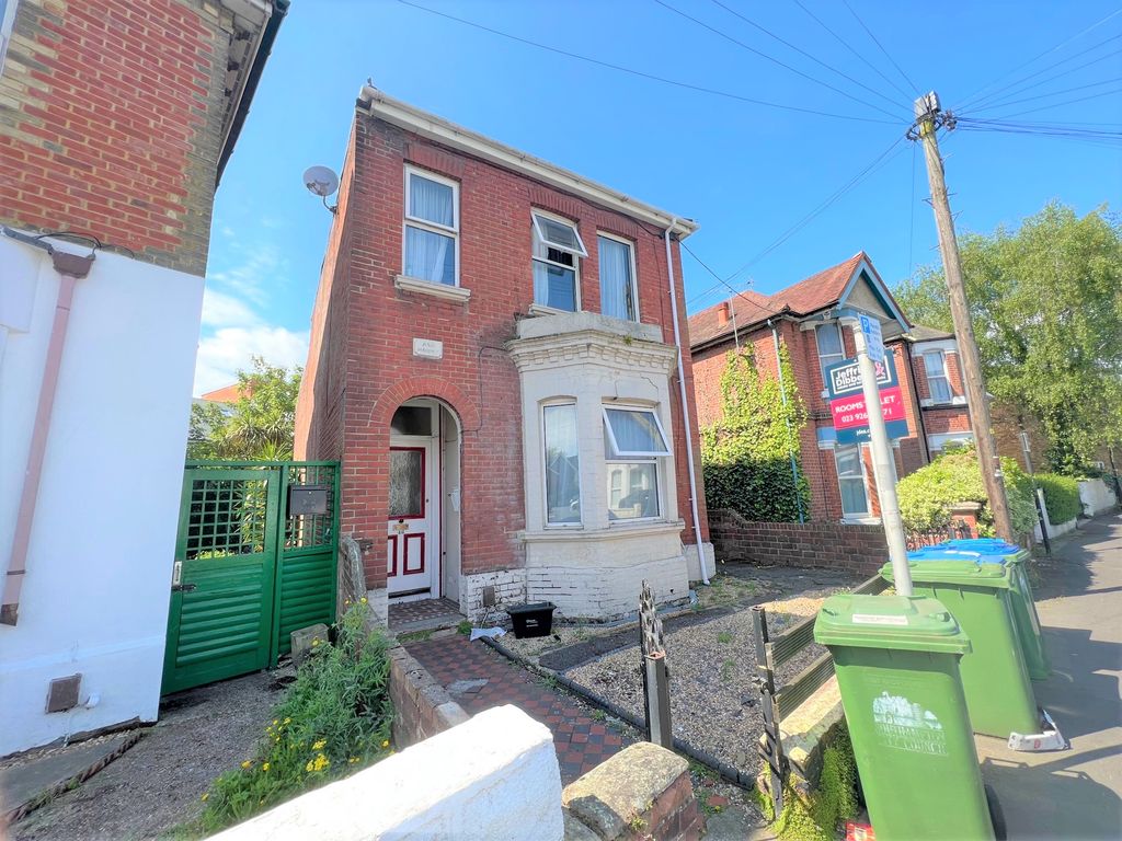 Property photo 3 of 18