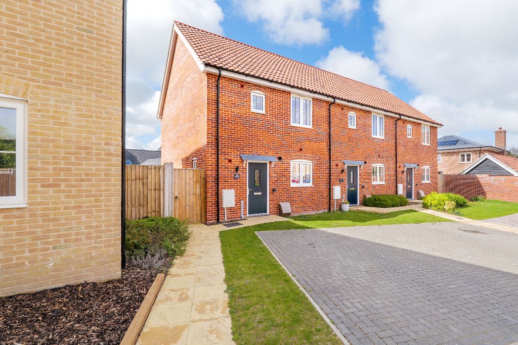 Property photo 1 of 16 5101833