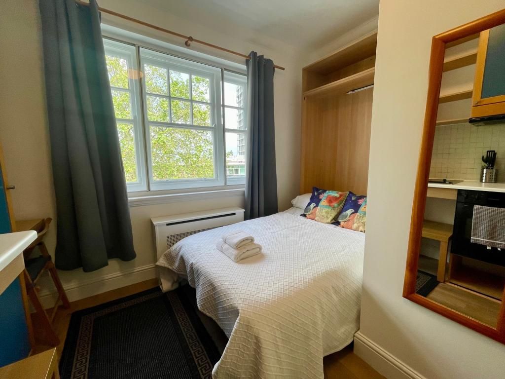 Property photo 1 of 6 Studio To Rent