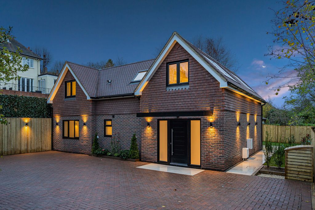 Property photo 1 of 27