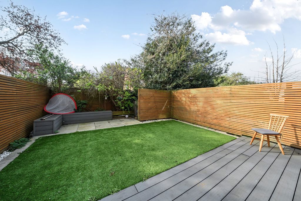 Property photo 1 of 8 Picture No. 18