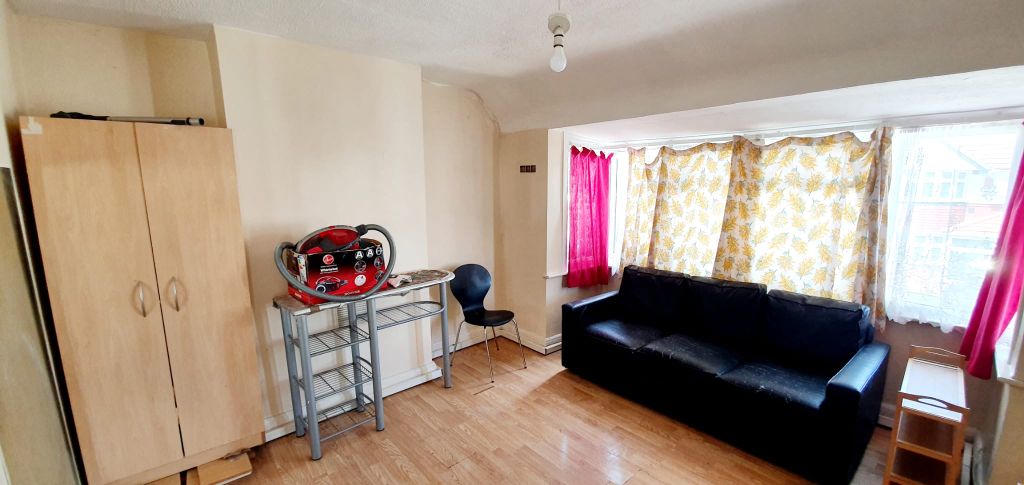 Property photo 1 of 4